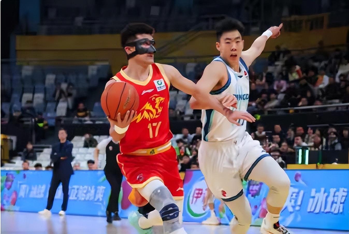 开云体育-对阵广厦，青岛轮休四大主力，球迷不满，刘维伟则说“不丢人”