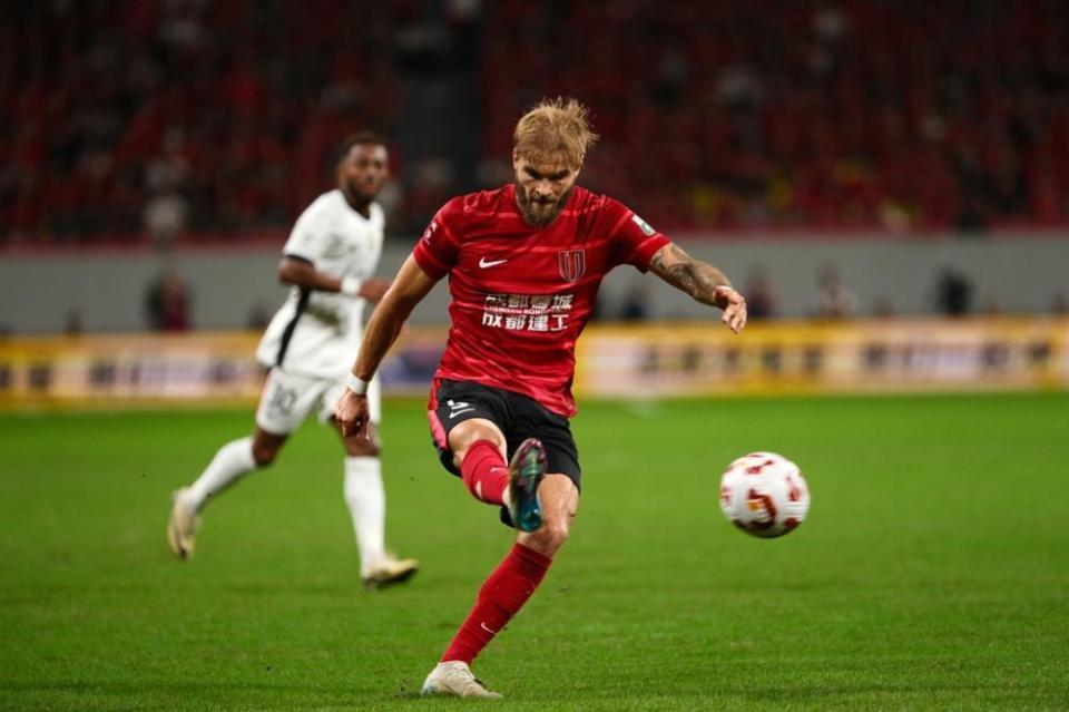 开云体育下载-曝莱切特签约深圳新鹏城！冬窗第10签，连挖蓉城双星，联手周定洋